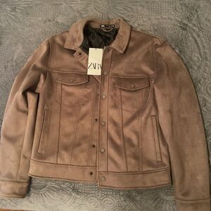 Tan/Brown Men’s Zara suede jacket
Size-L, runs small, fits like a M